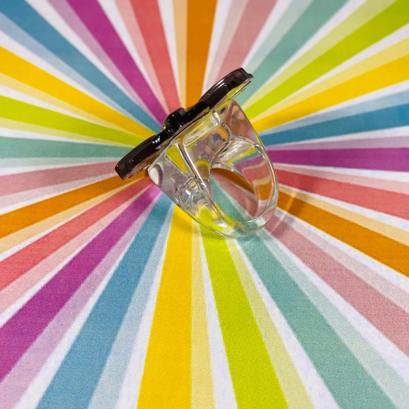 Huge clear gray & gold acrylic Pop Art Daisy festival ring size 7 - Picture 3 of 5